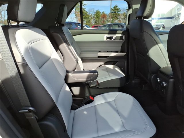 Used 2021 Ford Explorer XLT w/ Equipment Group 202A image 8