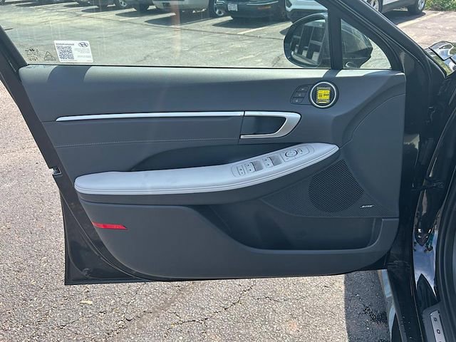 New 2025 Hyundai Sonata Limited image 14