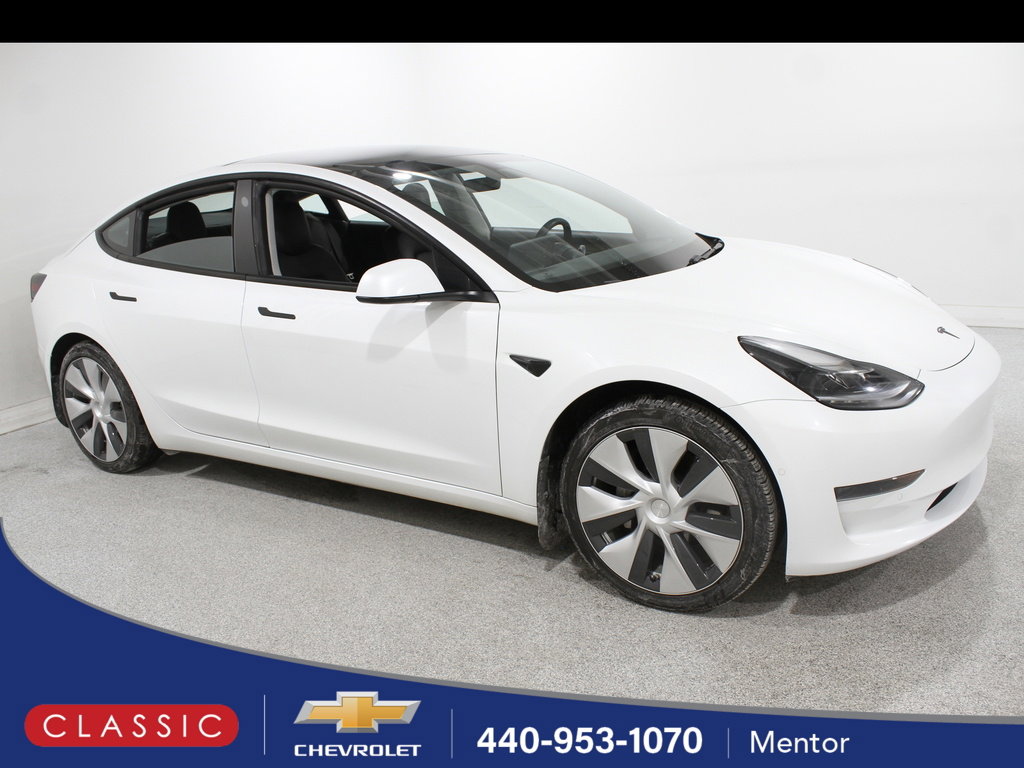 Used 2021 Tesla Model 3 Standard Range Plus image 1
