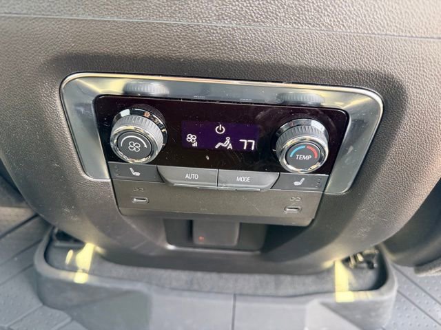 Used 2025 Chevrolet Suburban High Country image 37