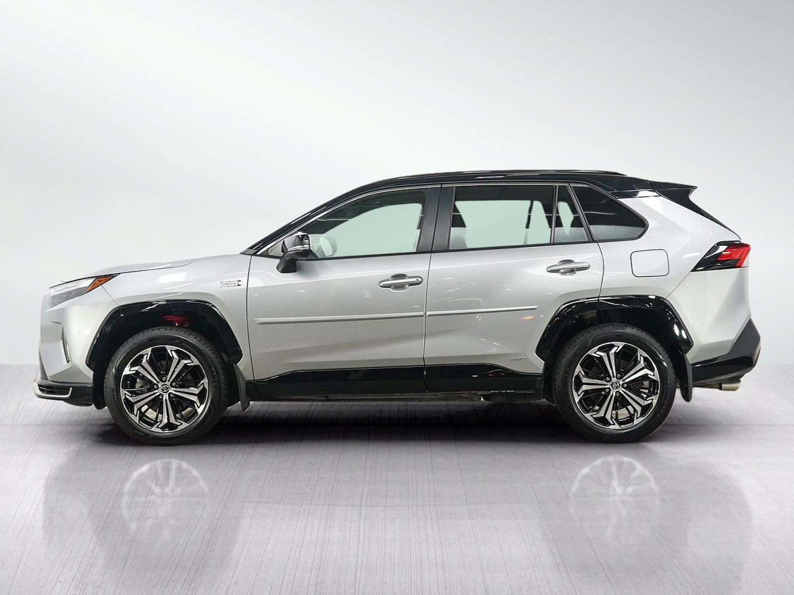 Used 2022 Toyota RAV4 XSE w/ Weather Package AWD/4WD image 2
