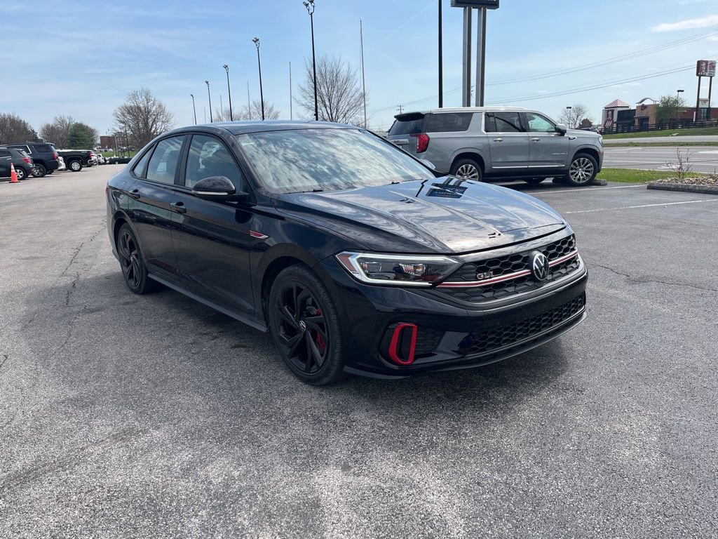 Used 2024 Volkswagen Jetta GLI Autobahn image 2