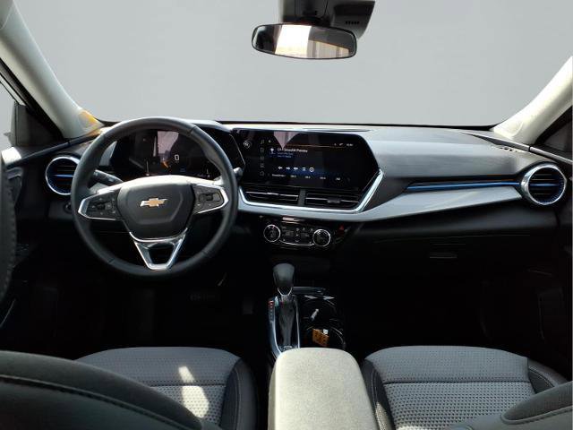 Used 2024 Chevrolet Trax LT w/ Driver Confidence Package image 8