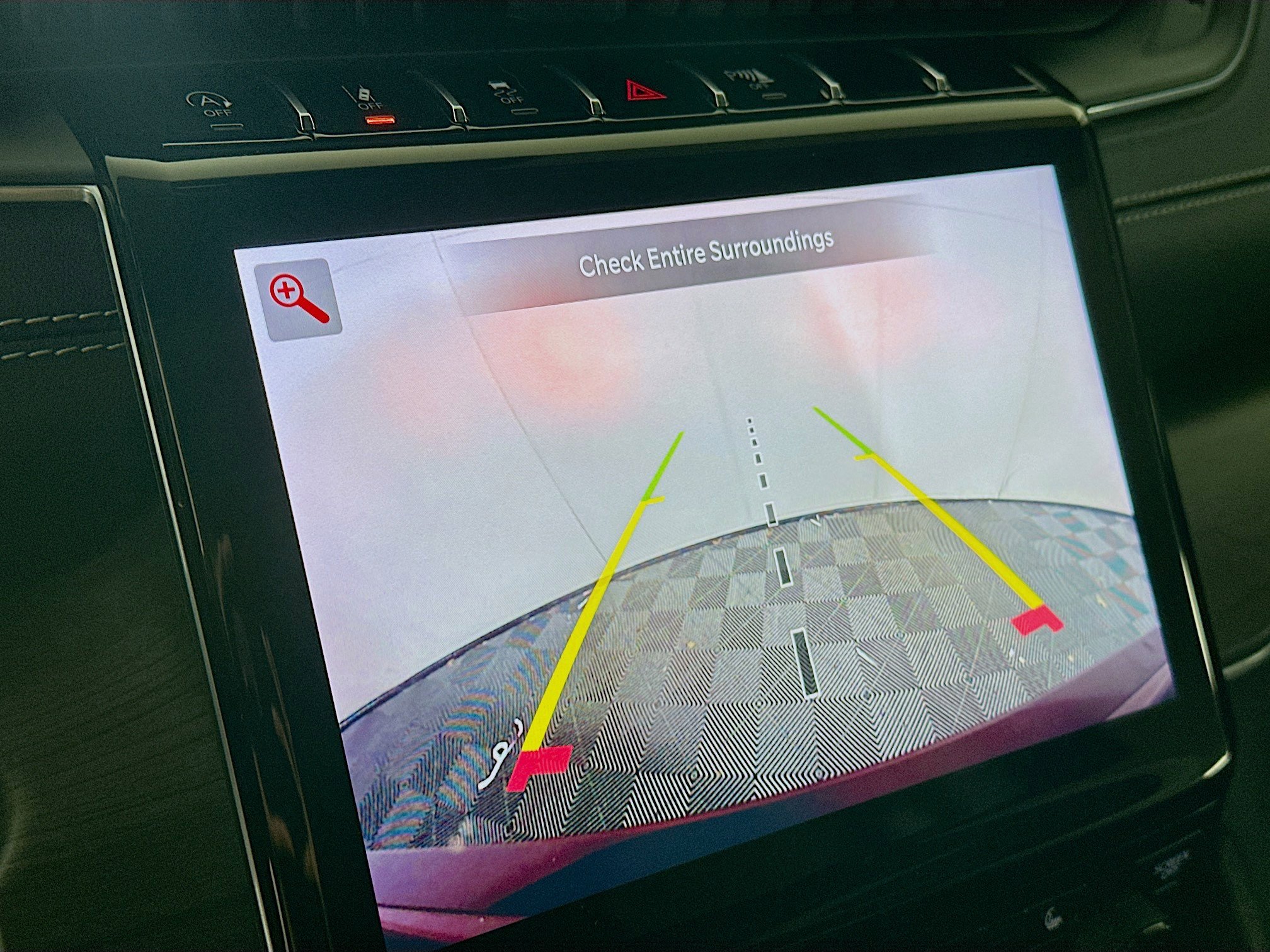 Used 2023 Jeep Grand Cherokee Limited w/ Black Appearance Package image 23