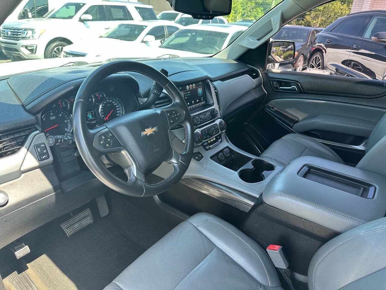 Used 2015 Chevrolet Suburban LT RWD image 9