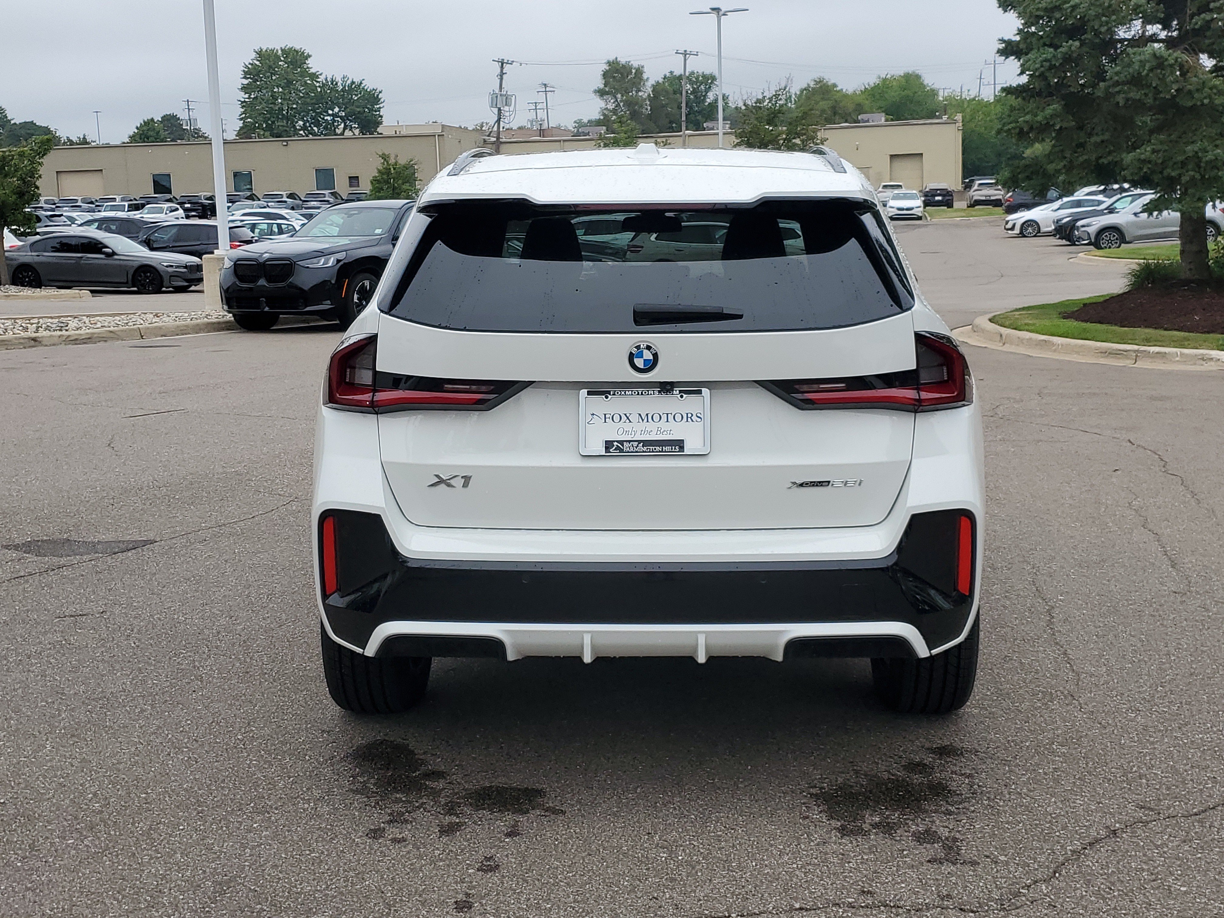 Used 2023 BMW X1 xDrive28i w/ M Sport Package AWD/4WD image 4