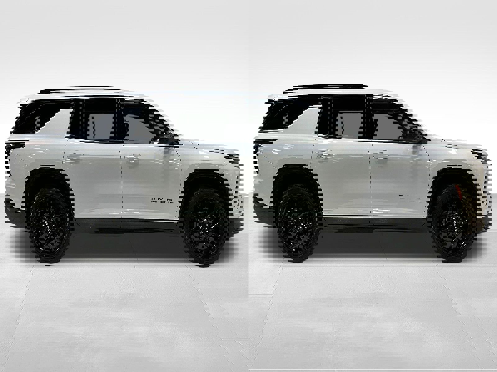 Used 2024 Chevrolet Traverse RS image 3