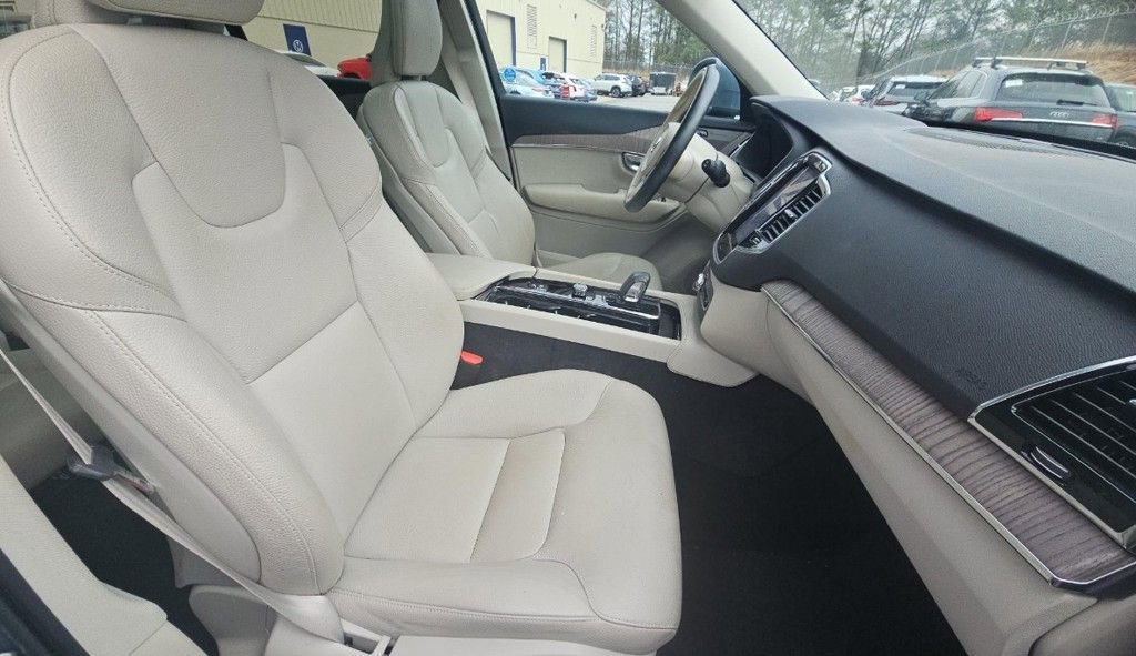 Used 2023 Volvo XC90 B6 Plus w/ Protection Package Premier image 8