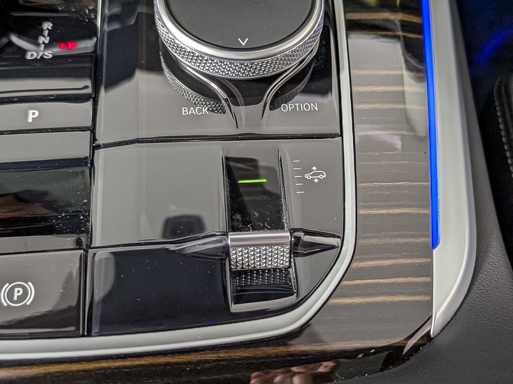 Used 2025 BMW X5 xDrive50e w/ Climate Comfort Package image 34