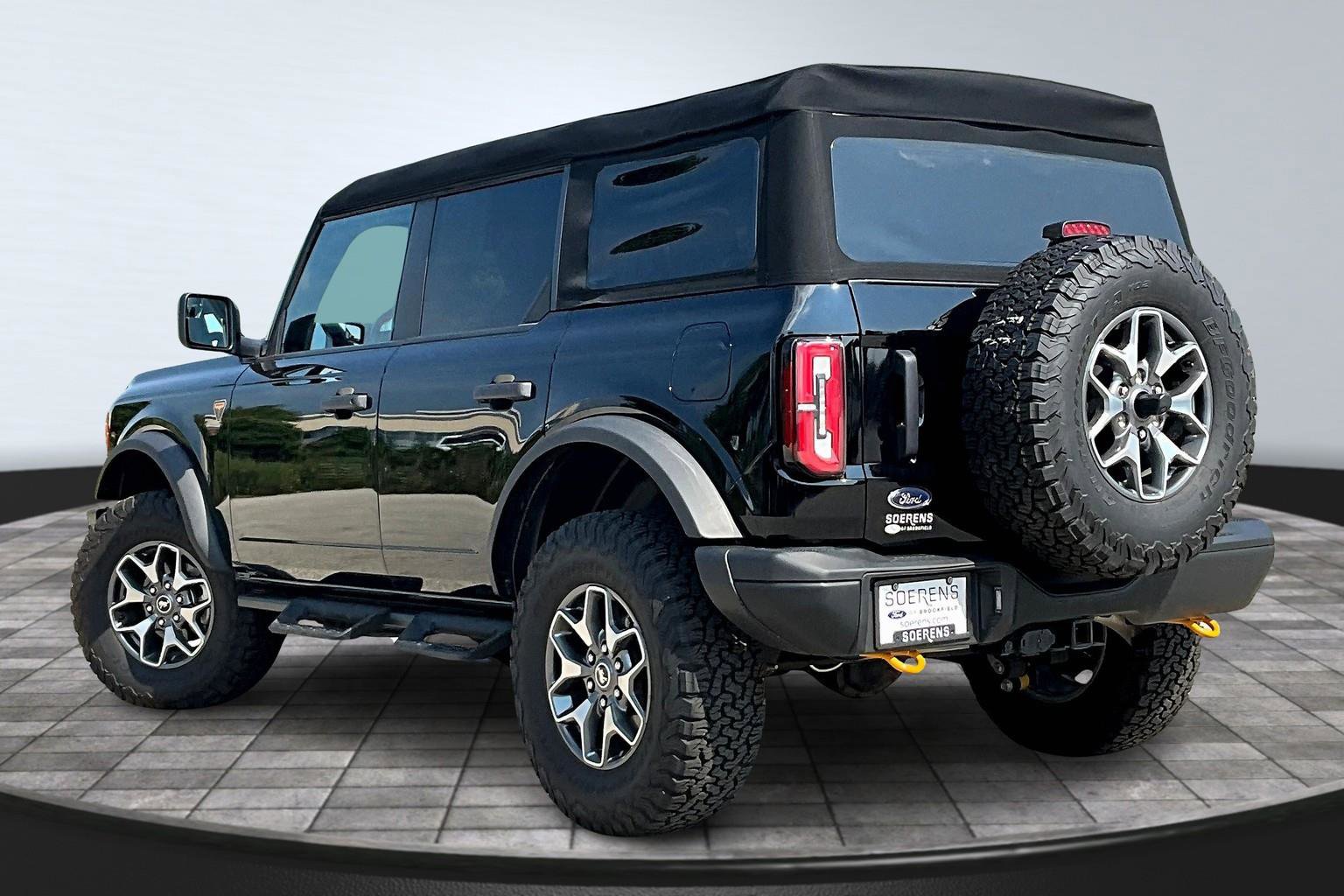 Used 2024 Ford Bronco Badlands image 4