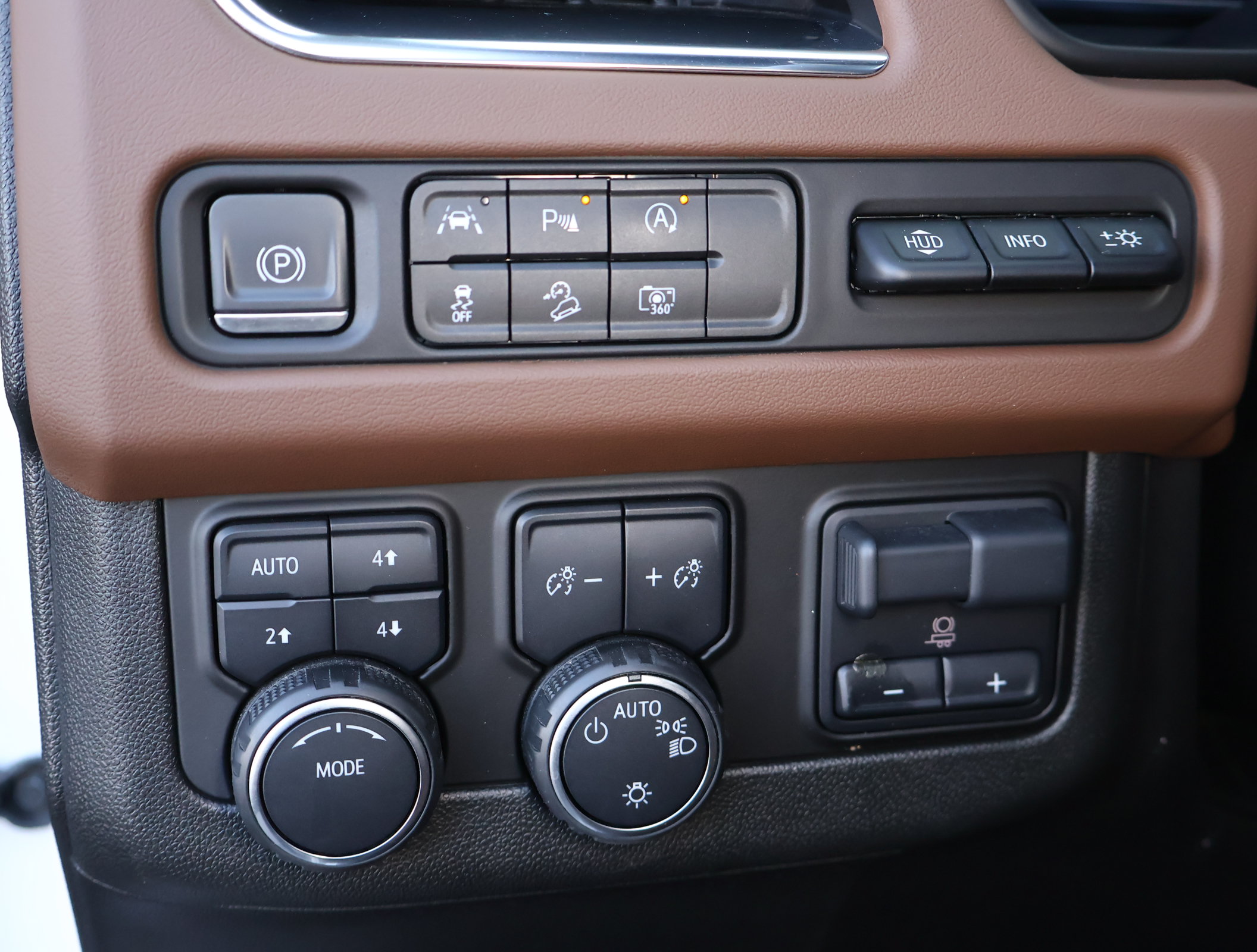 Used 2024 Chevrolet Tahoe High Country w/ Max Trailering Package AWD/4WD image 13