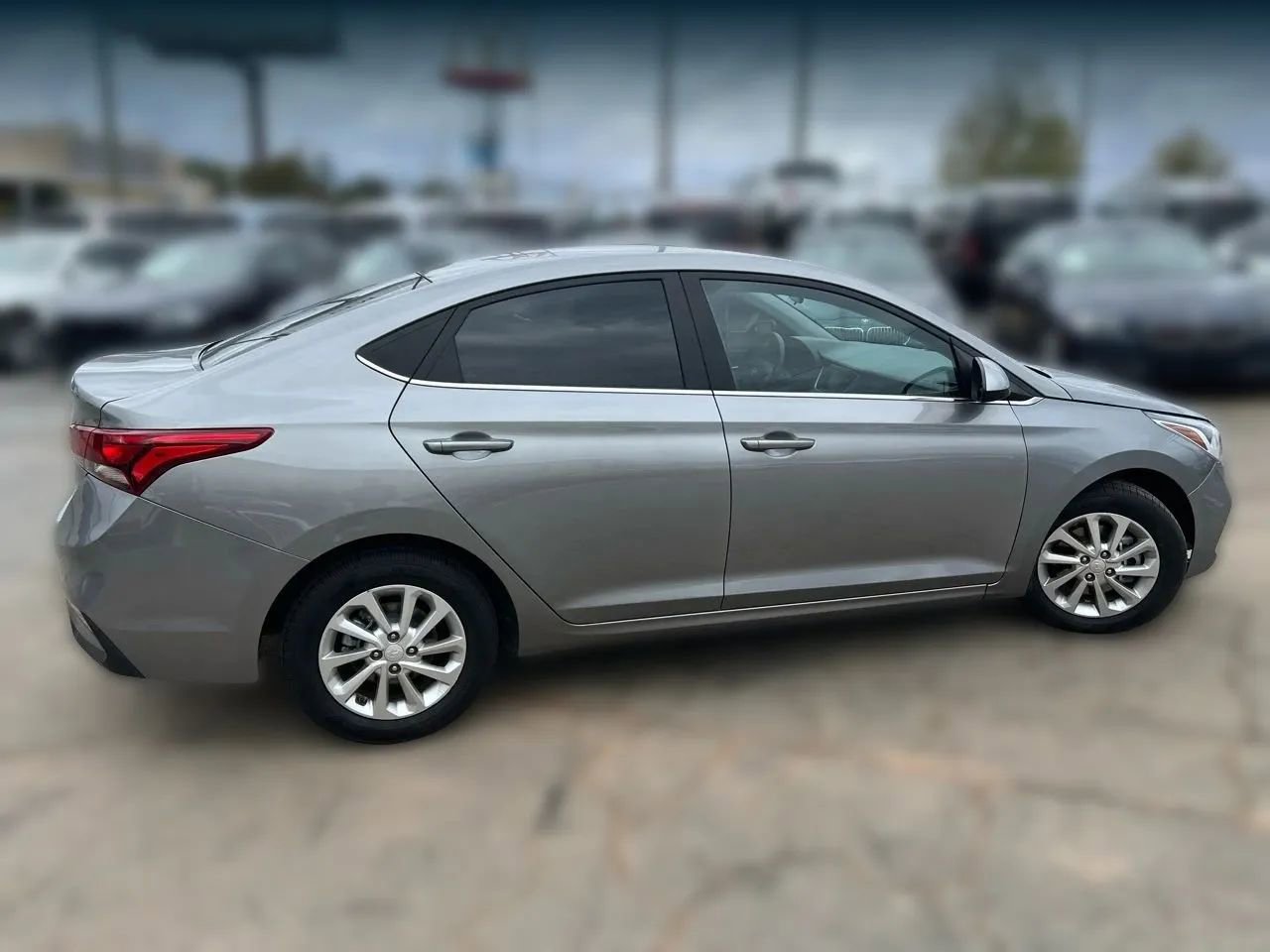 Used 2022 Hyundai Accent SEL image 10