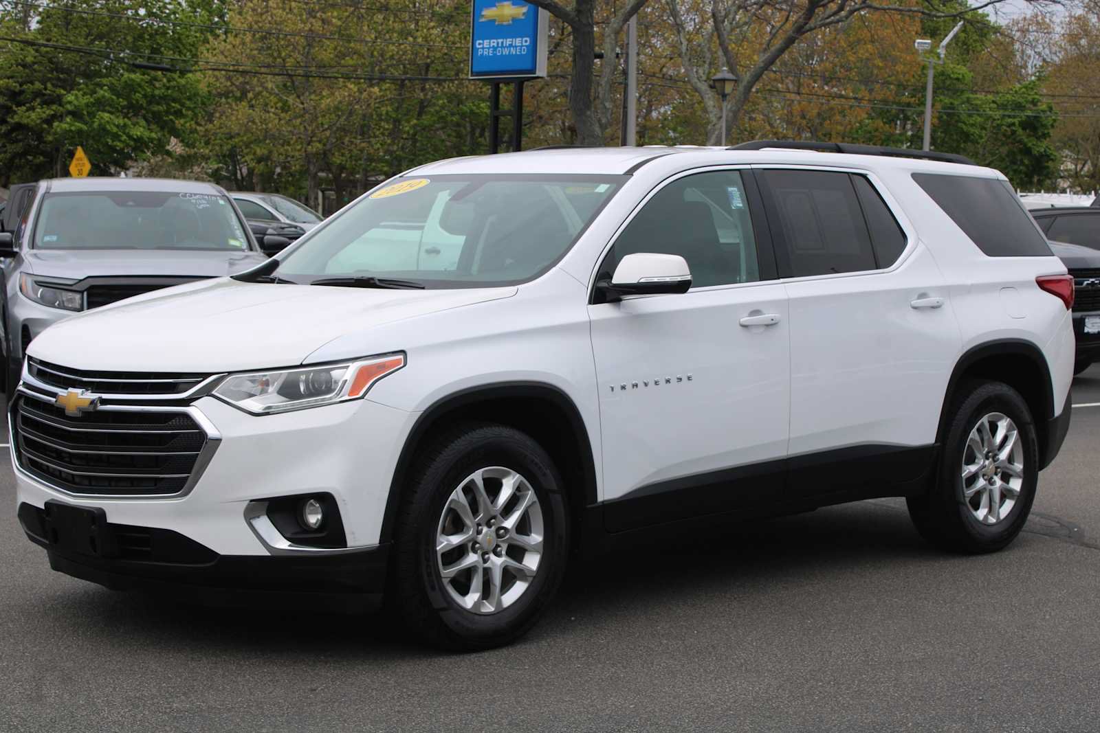 Used 2019 Chevrolet Traverse LT AWD/4WD image 3