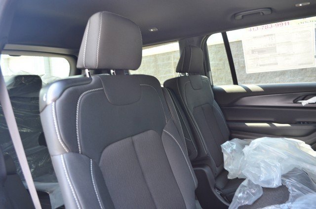 New 2025 Jeep Grand Cherokee L Laredo w/ Luxury Tech Group I image 35