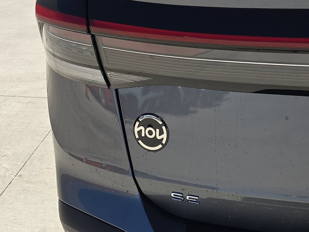 New 2026 Volkswagen Taos SE FWD image 9