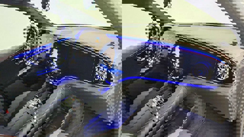 Used 2024 Mercedes-Benz EQE AMG 4MATIC SUV w/ AMG Dynamic Plus Package image 26