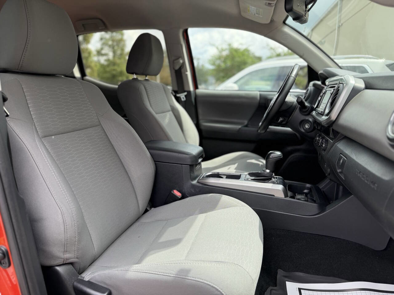 Used 2017 Toyota Tacoma SR5 image 25