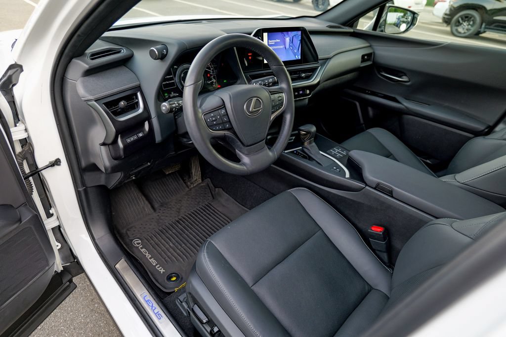 Used 2024 Lexus UX 250h F Sport AWD/4WD image 19
