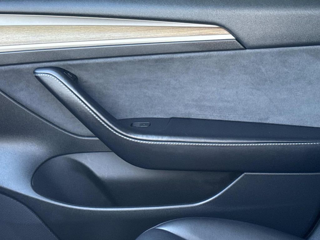 Used 2023 Tesla Model 3 Standard Range image 23
