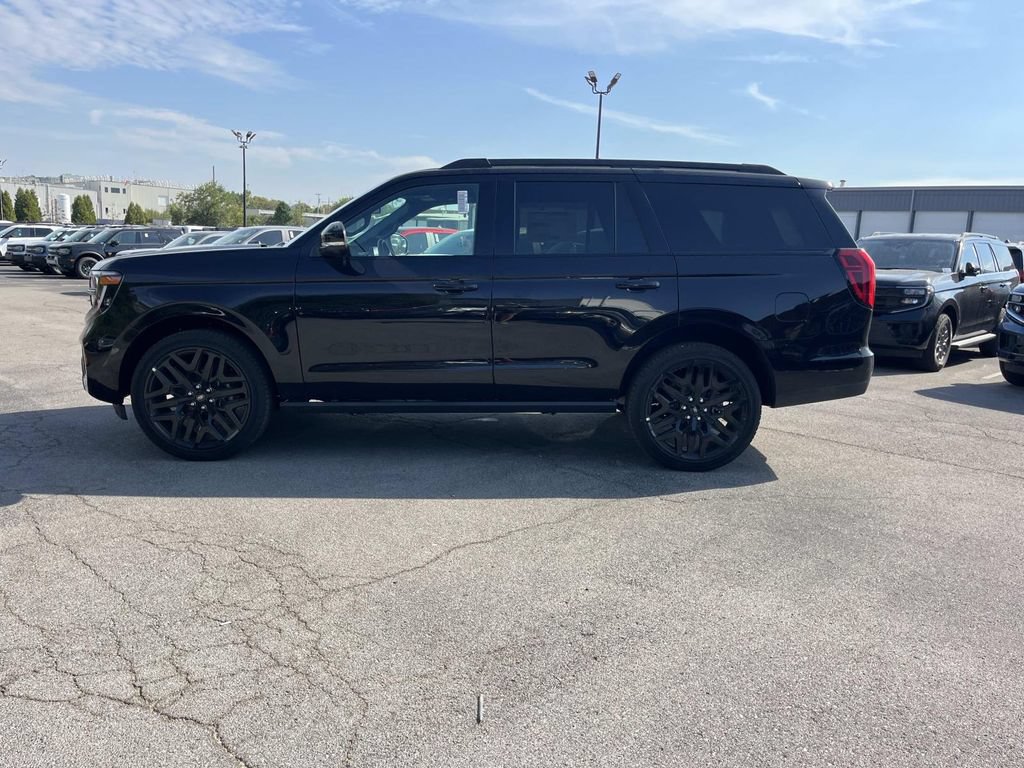 New 2027 Ford Expedition Platinum w/ Stealth Performance Package AWD/4WD image 7