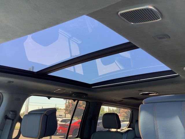 Used 2024 Jeep Grand Wagoneer Series III w/ Flexible Seating Group AWD/4WD image 22