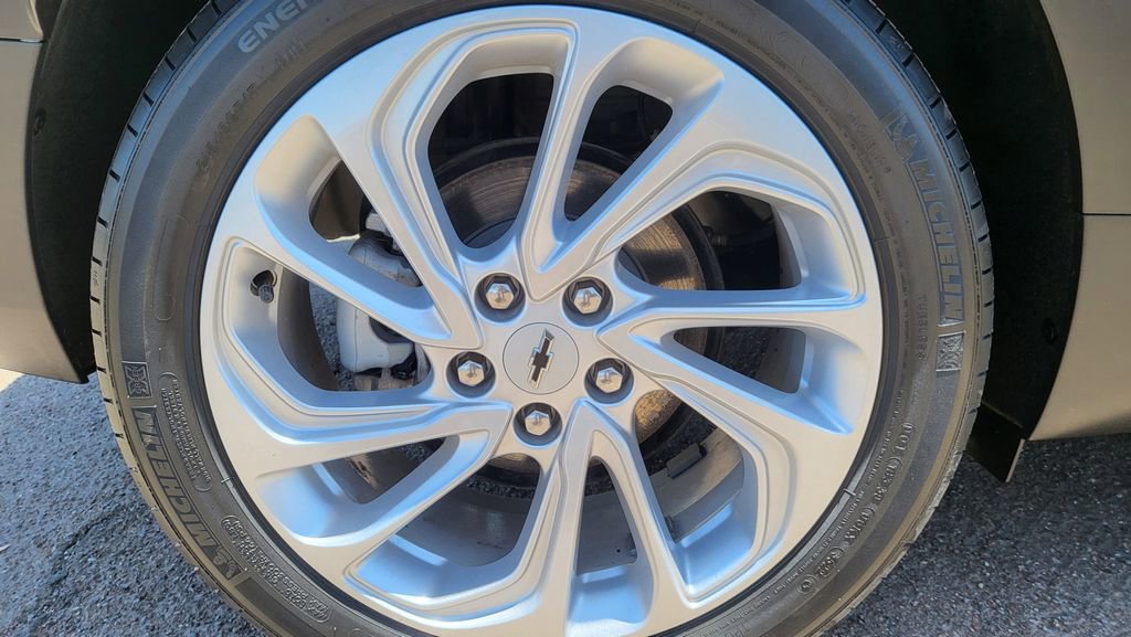 Used 2023 Chevrolet Bolt EUV LT w/ Driver Confidence Package FWD image 13