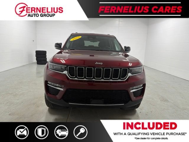 Used 2023 Jeep Grand Cherokee Limited AWD/4WD image 2
