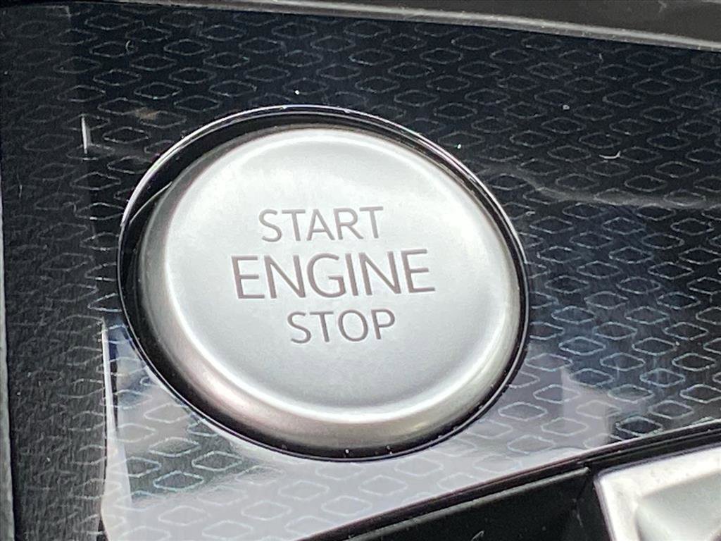 New 2026 Volkswagen Taos SE image 9