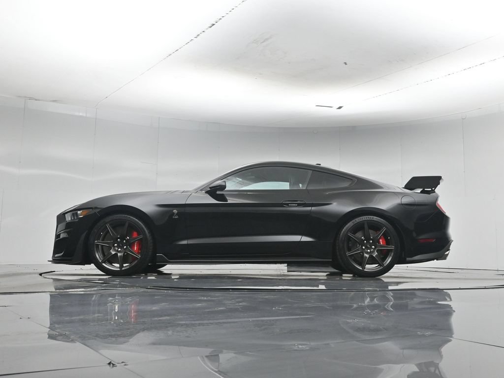 Certified 2022 Ford Mustang Shelby GT500 w/ Carbon Fiber Track Pack RWD image 8