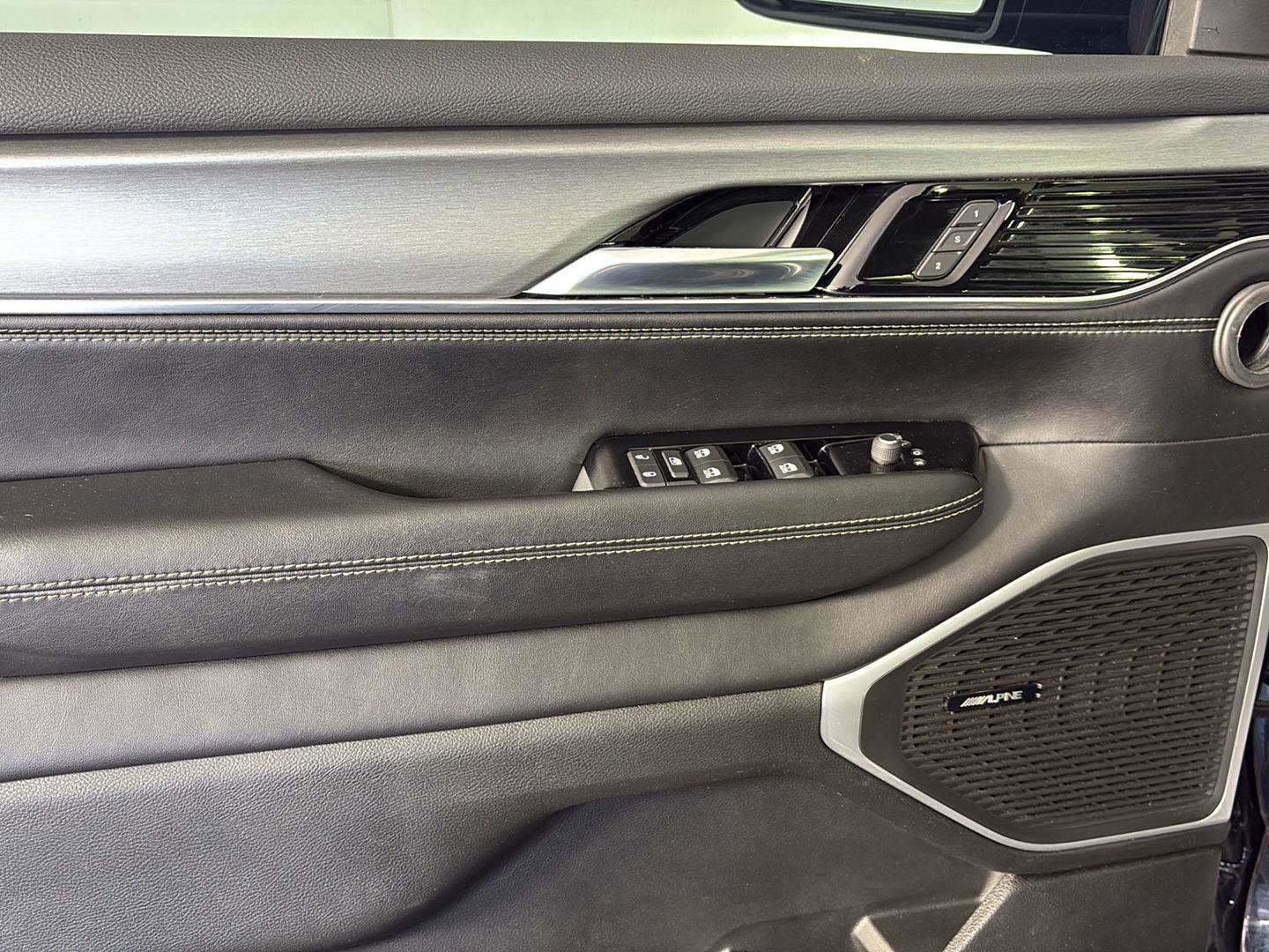 Used 2023 Jeep Wagoneer Series II image 26