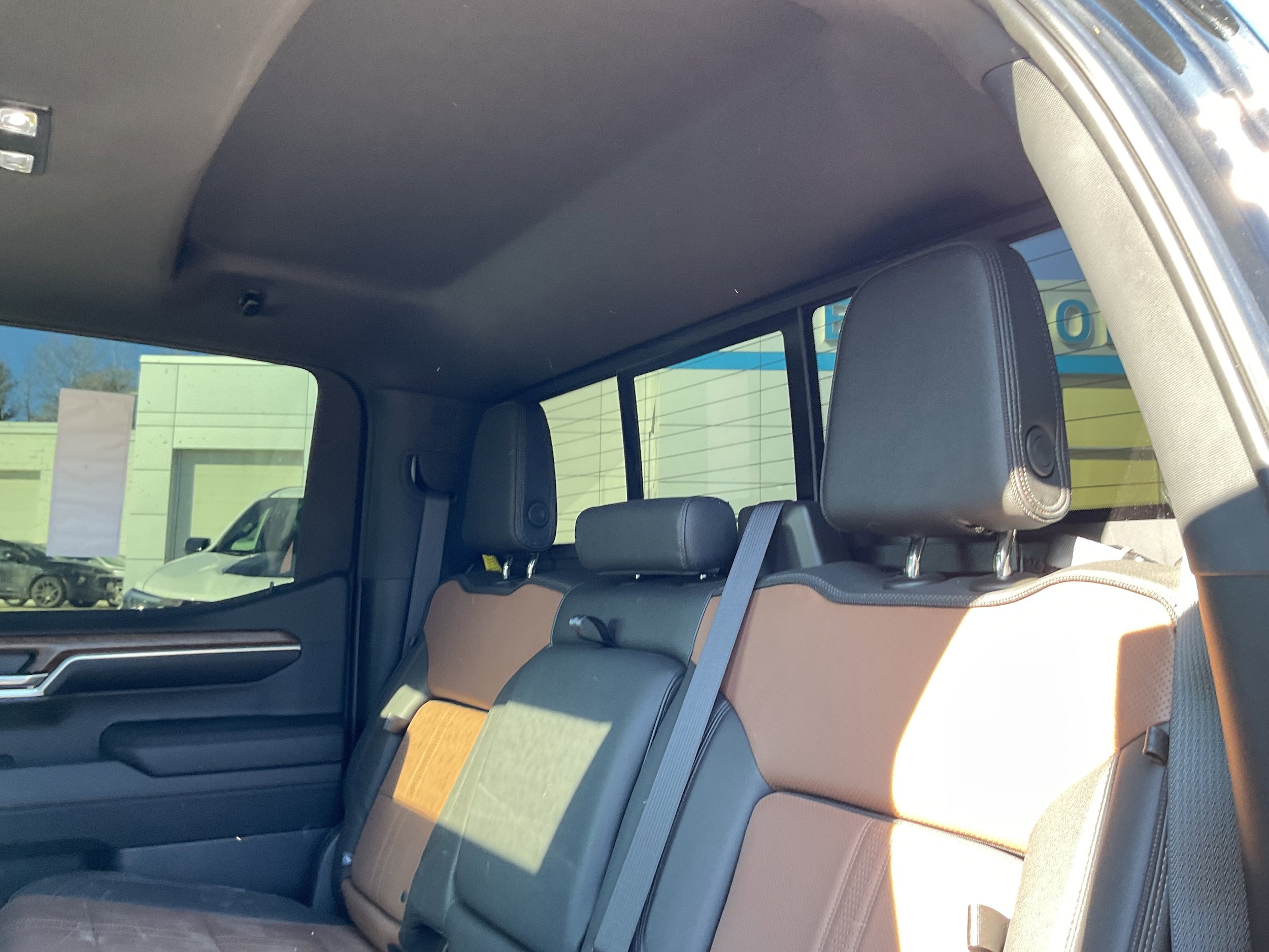 Certified 2023 Chevrolet Silverado 1500 High Country w/ Technology Package image 14