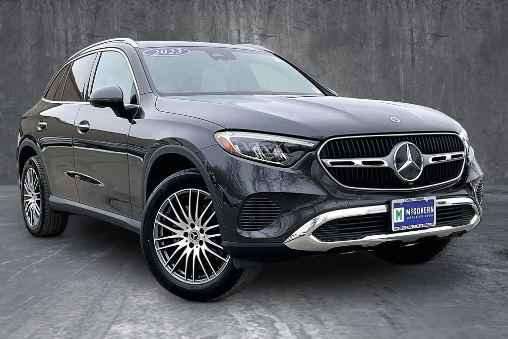 Used 2023 Mercedes-Benz GLC 300 4MATIC image 3