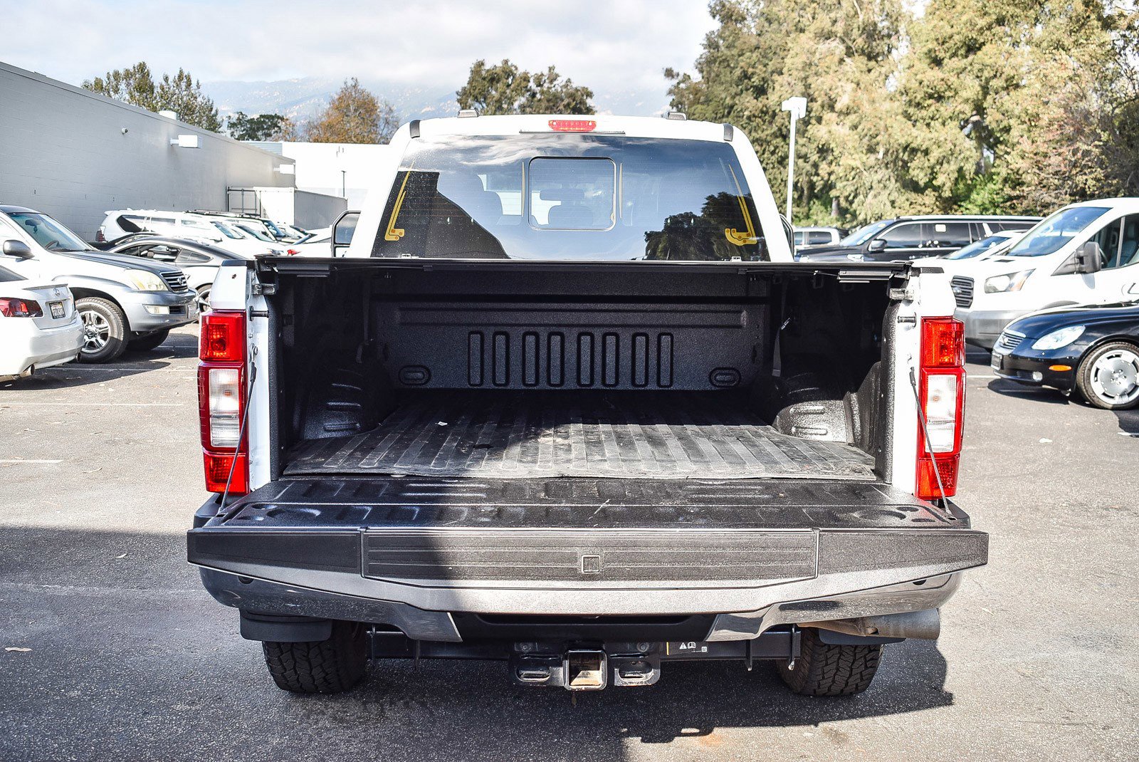 Used 2022 Ford F350 Lariat w/ FX4 Off-Road Package image 24