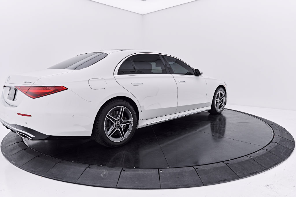 Used 2024 Mercedes-Benz S 580 4MATIC Sedan w/ AMG Line image 11