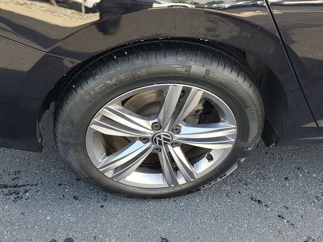 Used 2023 Volkswagen Jetta SE w/ Panoramic Sunroof Package FWD image 5