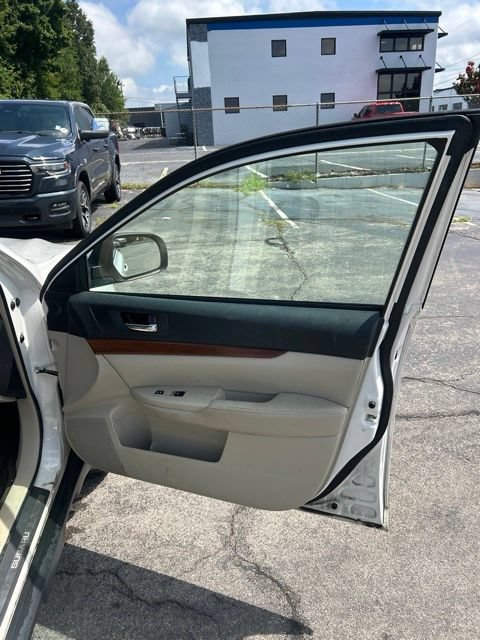 Used 2013 Subaru Outback 2.5i Limited w/ Moonroof Pkg AWD/4WD image 20