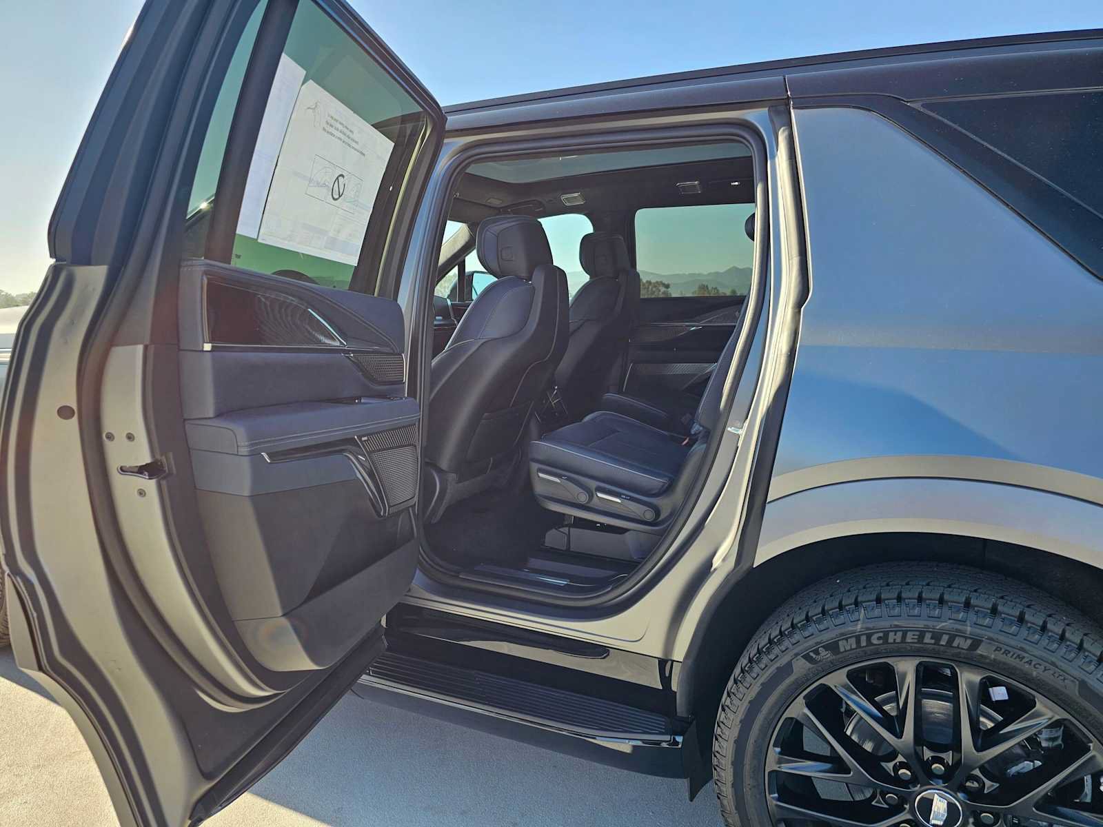 New 2026 Cadillac Escalade IQL Sport 2 w/ LPO, ONYX Package AWD/4WD image 18
