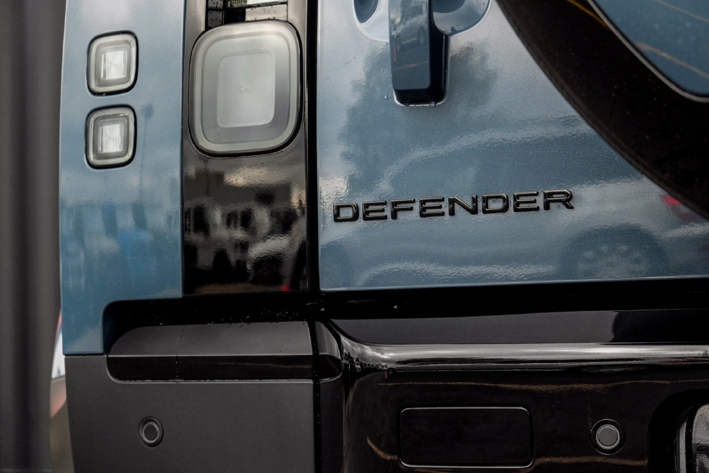 New 2026 Land Rover Defender 110 S AWD/4WD image 8