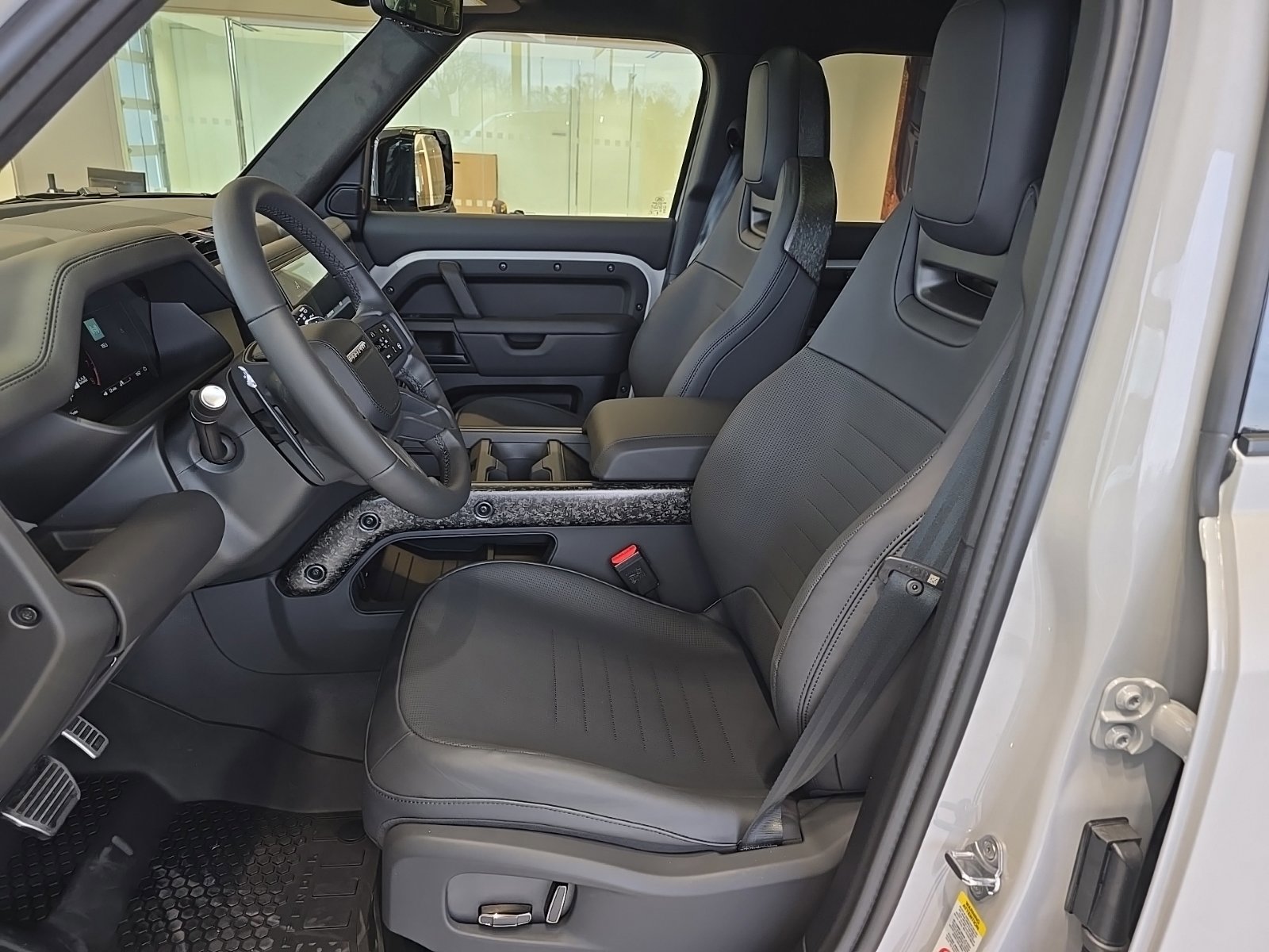 New 2026 Land Rover Defender 110 OCTA image 10