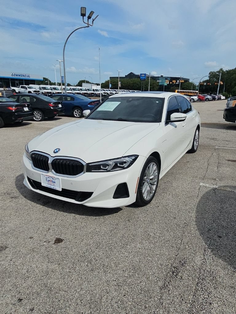 Used 2024 BMW 330e xDrive AWD/4WD image 3