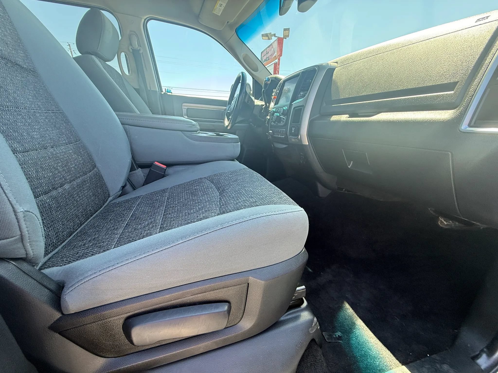 Used 2017 RAM 2500 Big Horn w/ Sport Appearance Group AWD/4WD image 14