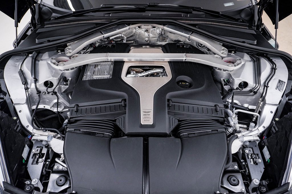 Used 2025 Aston Martin DBX 707 image 33
