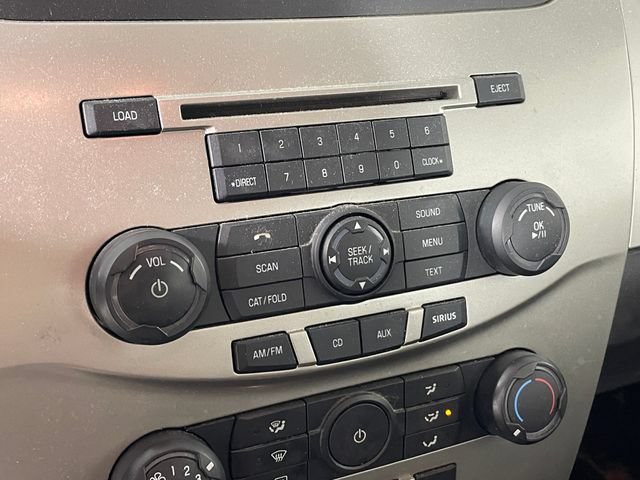 Used 2010 Ford Focus SES FWD image 8