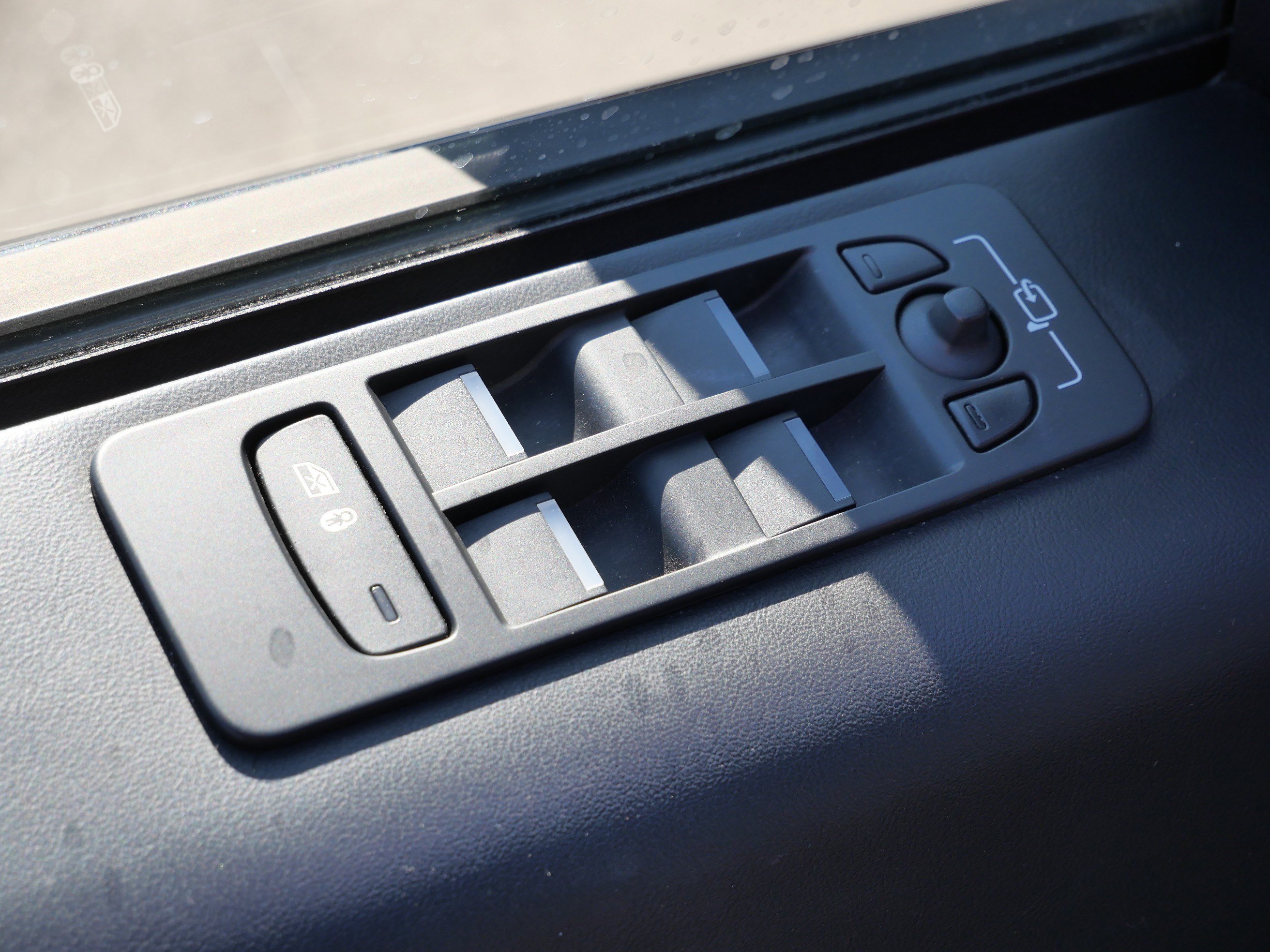 Used 2020 Land Rover Discovery Sport HSE R-Dynamic image 19