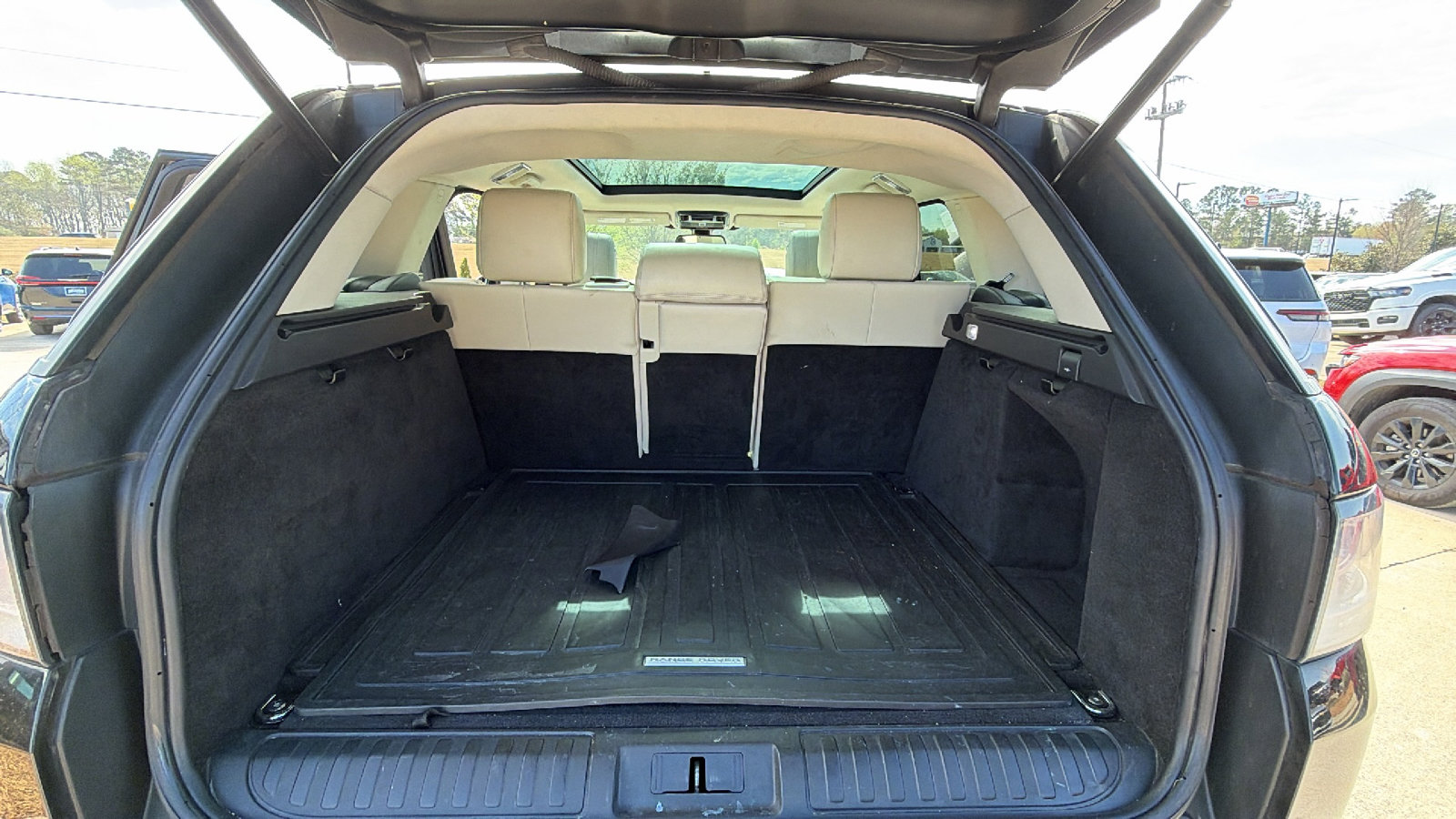 Used 2015 Land Rover Range Rover Sport HSE image 13