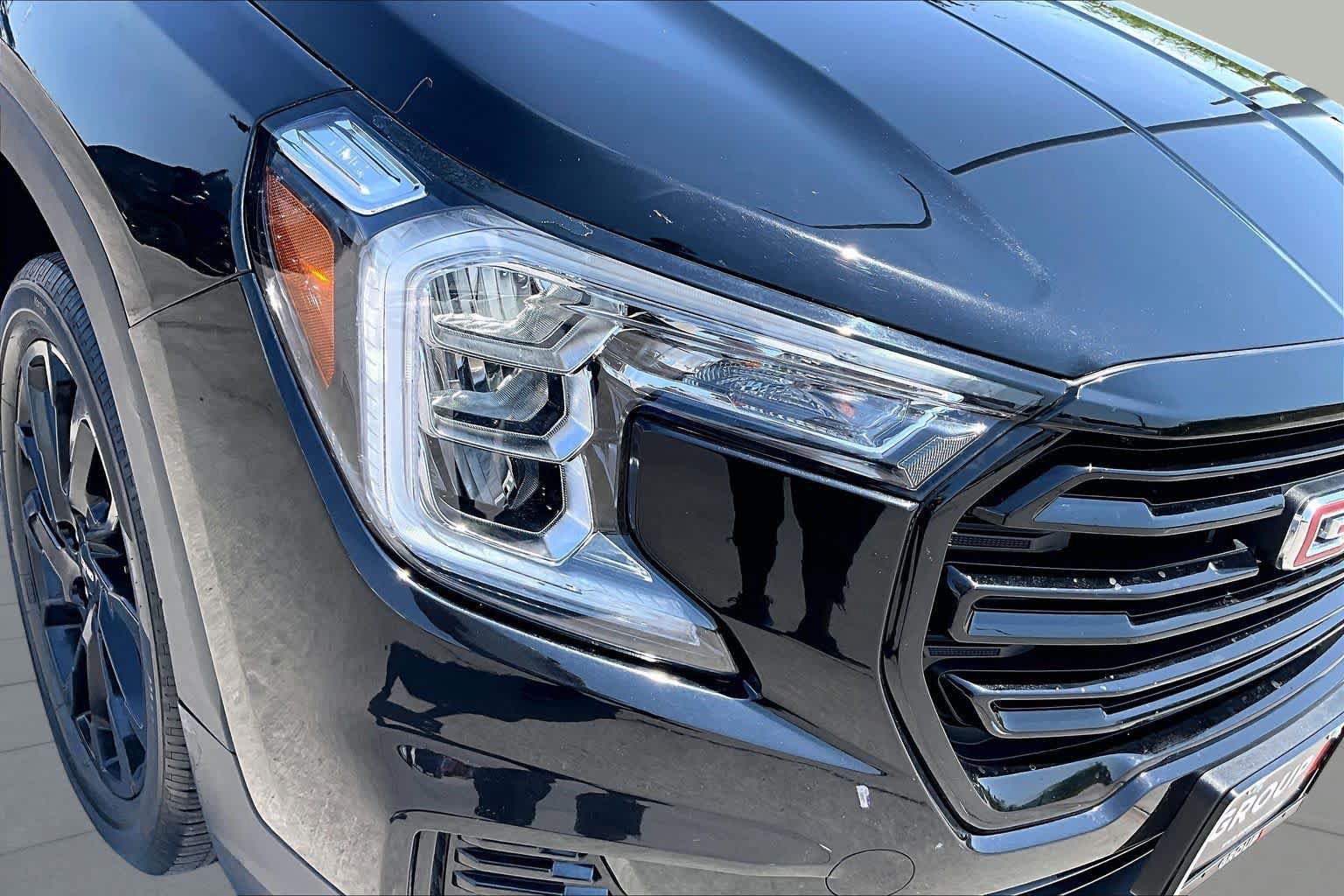 Used 2024 GMC Terrain SLE w/ Driver Convenience Package FWD image 54