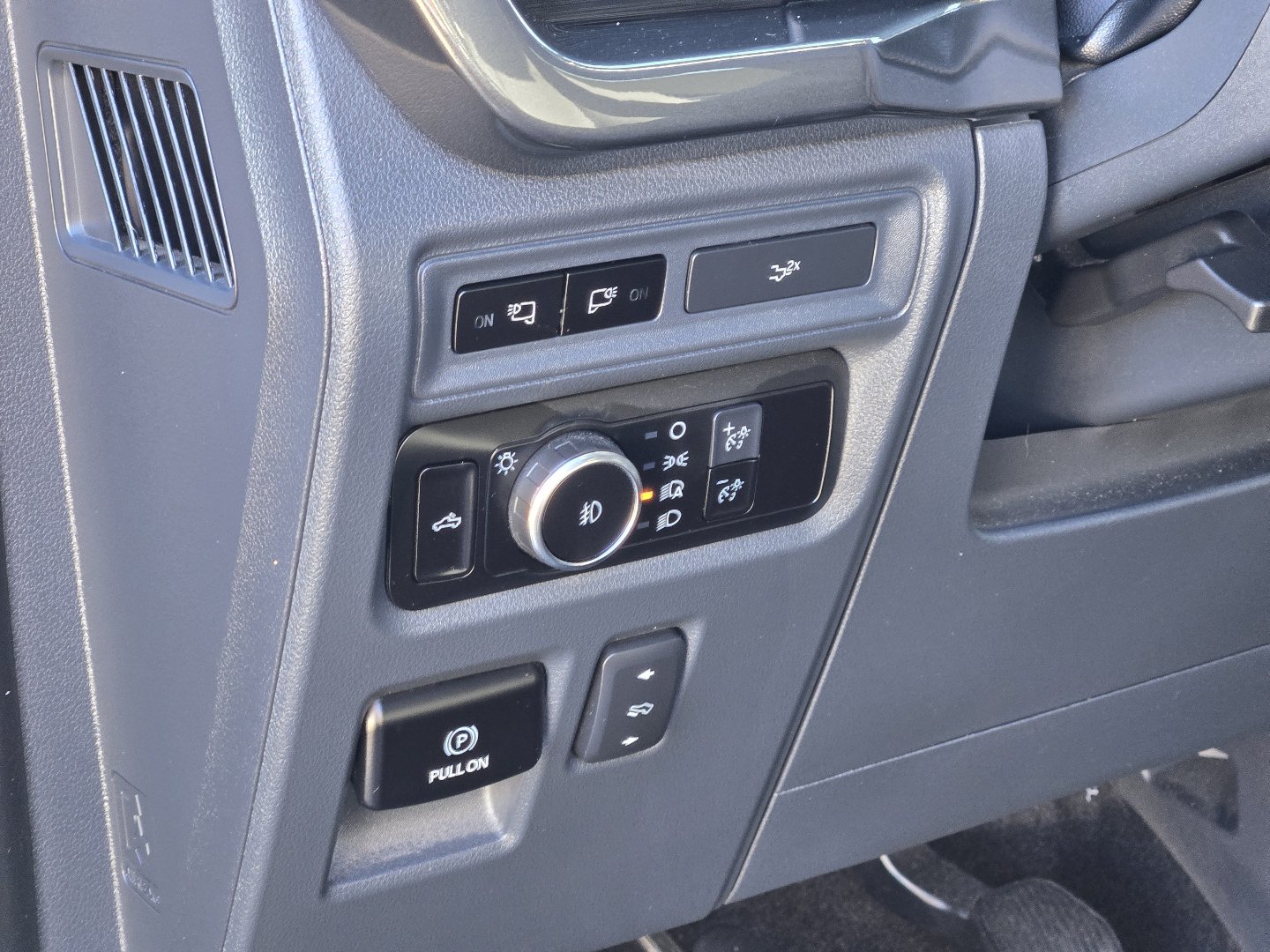 Used 2022 Ford F150 XLT w/ Equipment Group 302A High AWD/4WD image 15