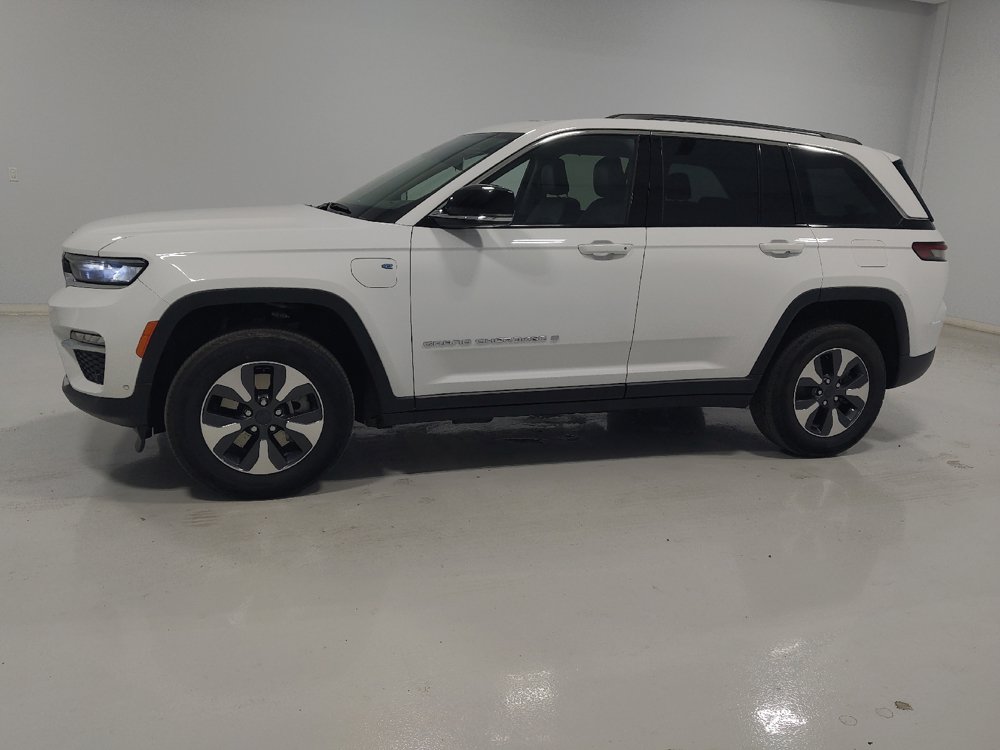 Used 2022 Jeep Grand Cherokee Limited 4xe w/ Luxury Tech Group II AWD/4WD image 2