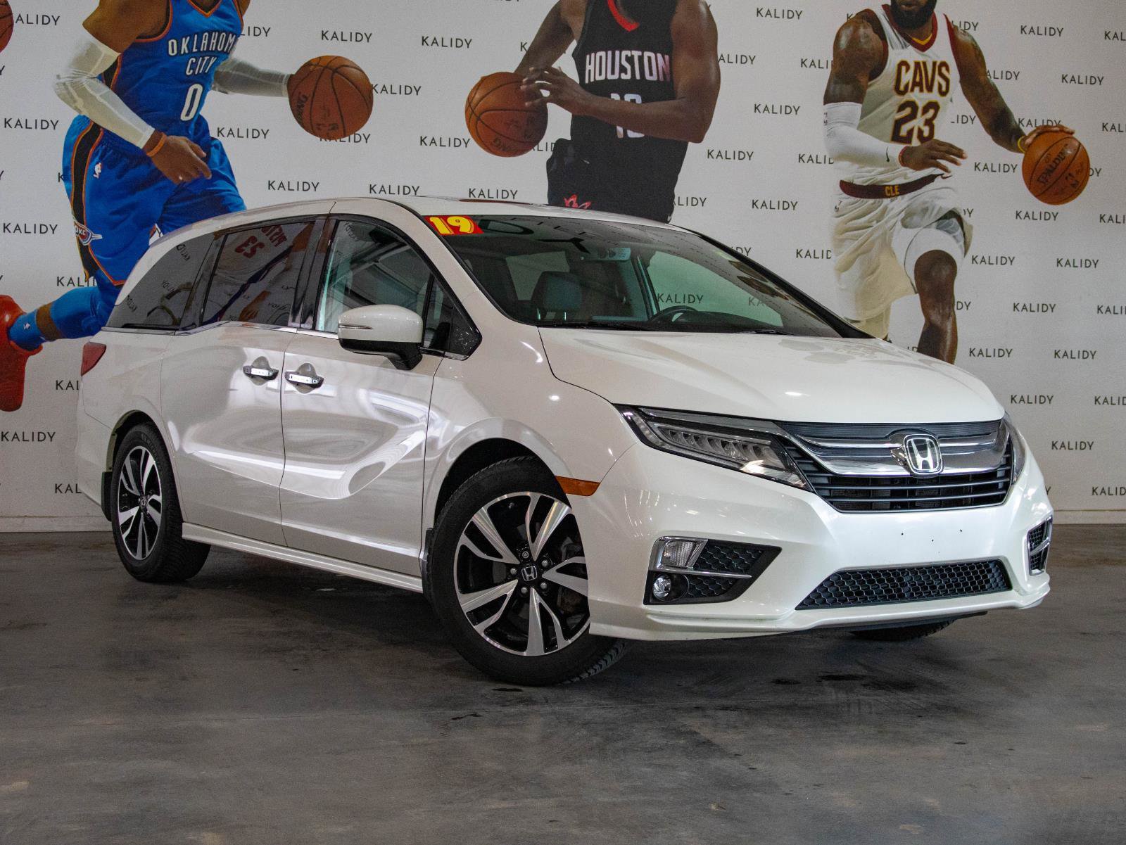 Used 2019 Honda Odyssey Elite image 2