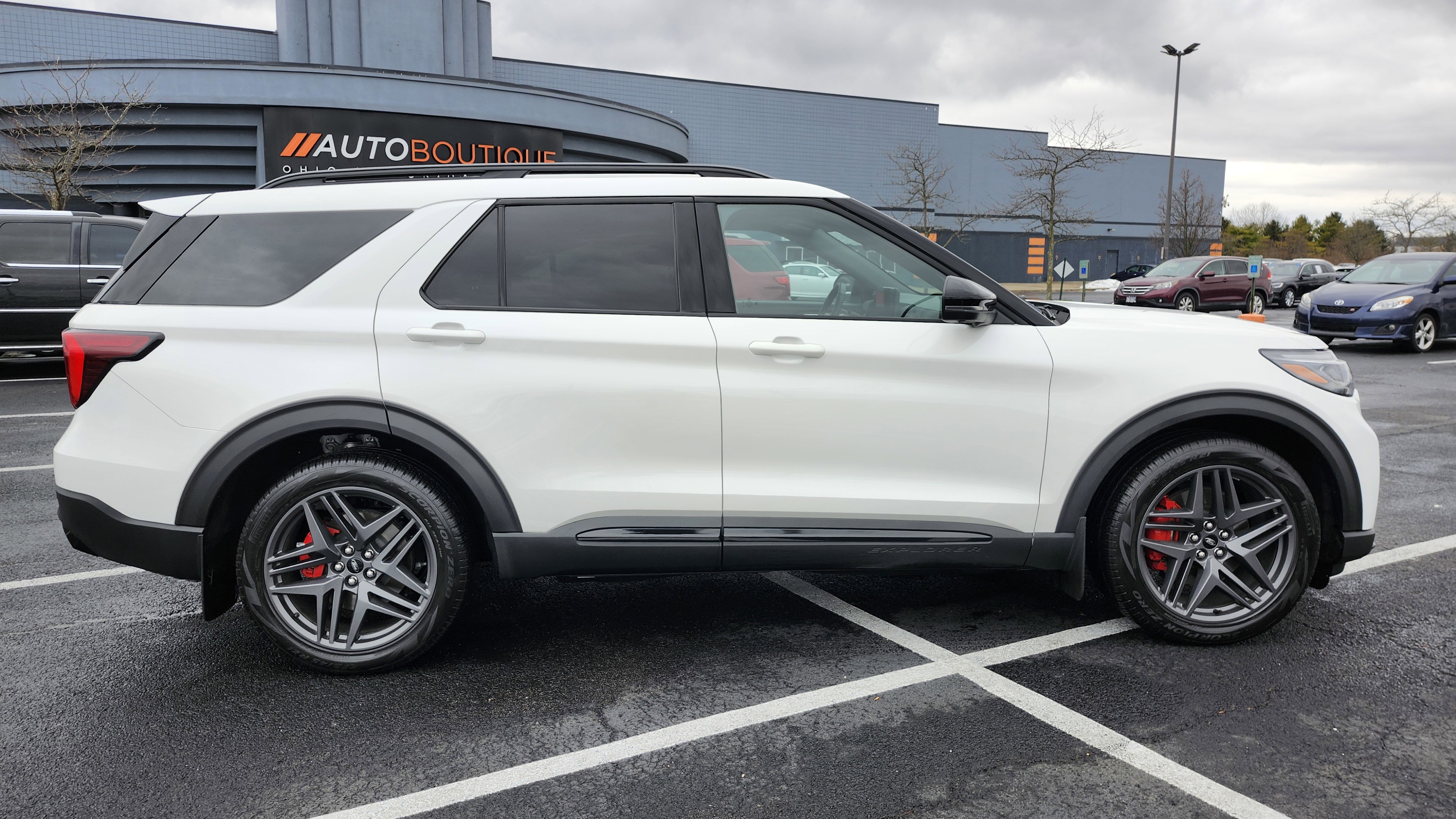 Used 2025 Ford Explorer ST w/ Sun And Sound Package image 21